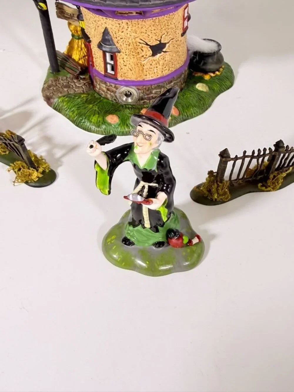 Halloween House Dept 56 Snow Village Witch Way? Flight School  Gift Set Witches